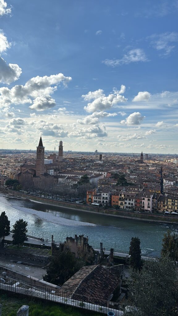 A view of Verona from Castel San Pietro.jpg