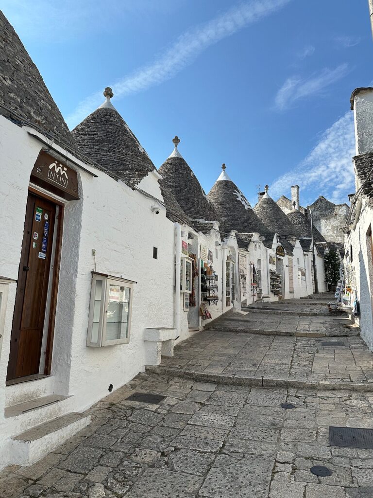 Alberobello - Carrer.jpg